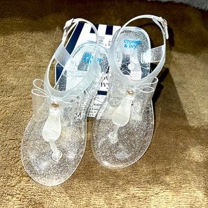 Crown & Ivy Girls Clear Baly Glitter Thong Jelly Sandals Size 2 “NEW”